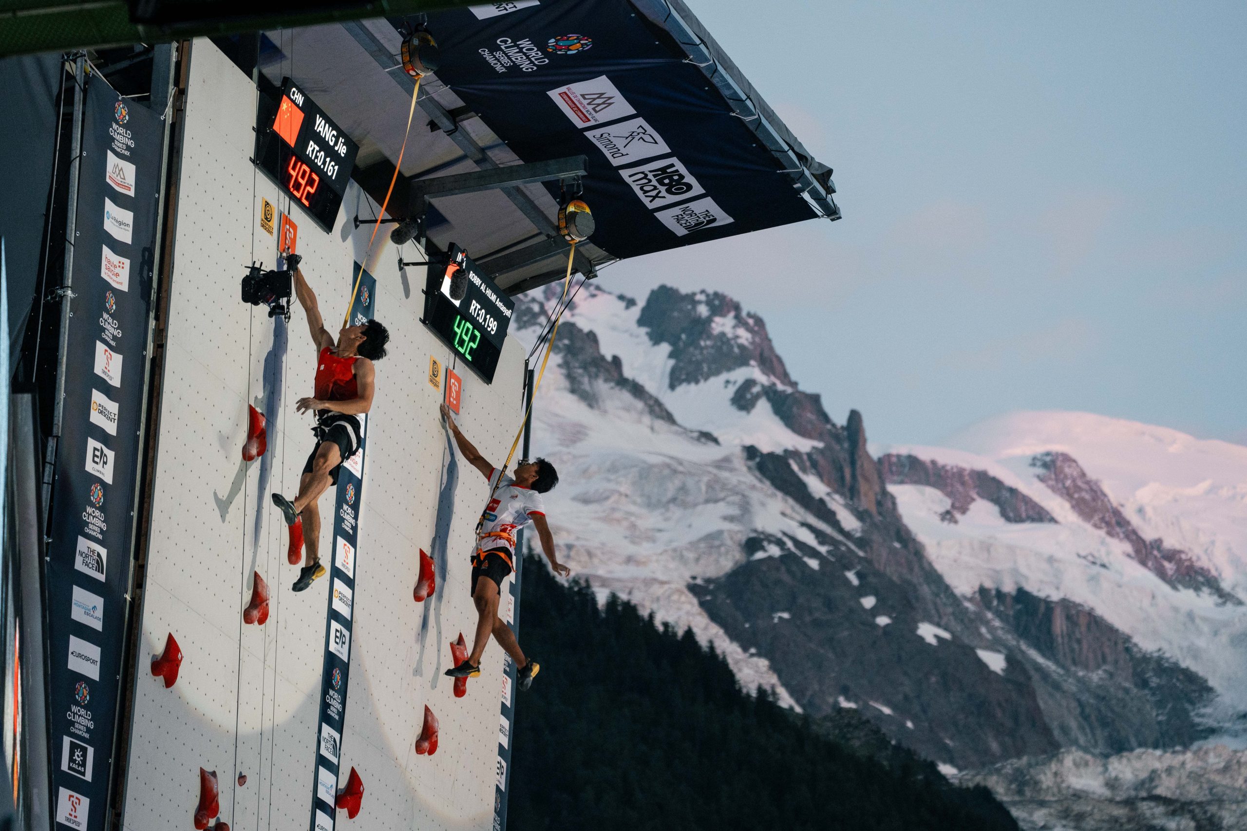 Une journée intense sur la place du mont-Blanc