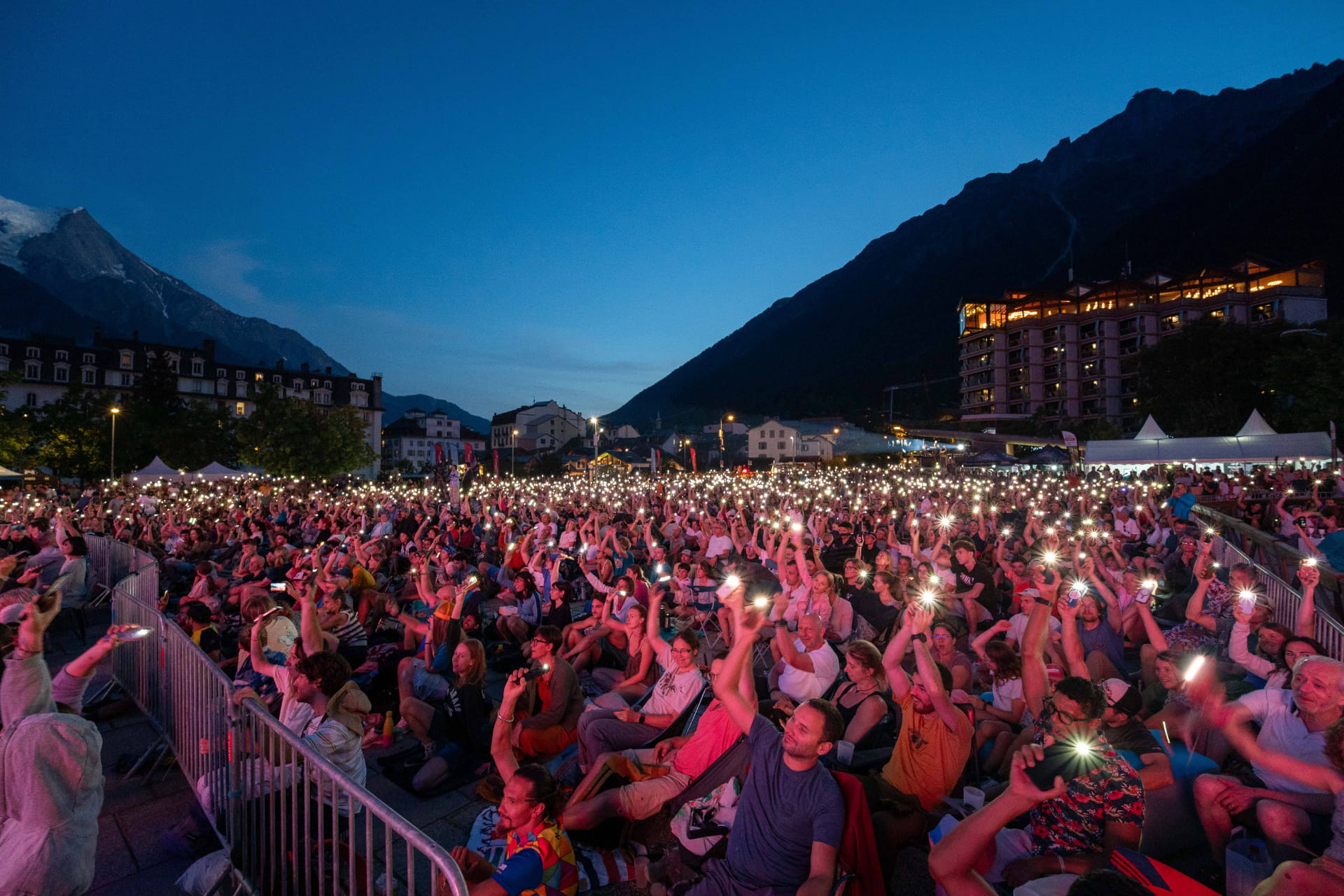 Annie Sanders et Alberto Ginés López s’imposent à Chamonix